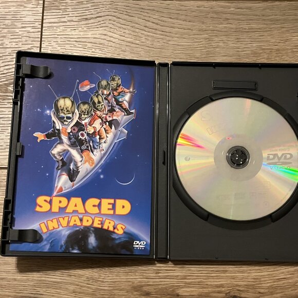 Spaced Invaders (DVD, 1990) Widescreen Sci-fi Comedy Aliens w/ Insert OOP - Picture 5 of 7